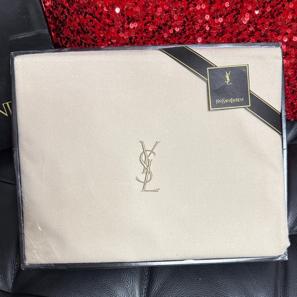 Yves Saint Laurent Cream Throw New in box - Picture 2 of 6